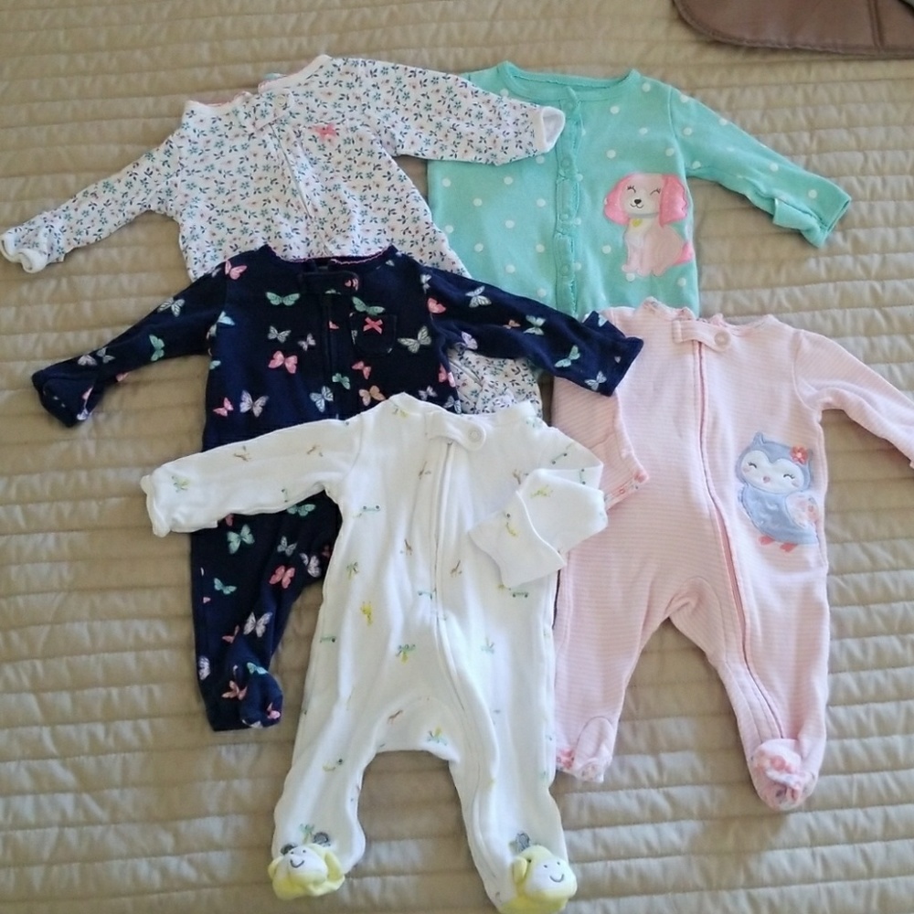 Carter's newborn pajamas